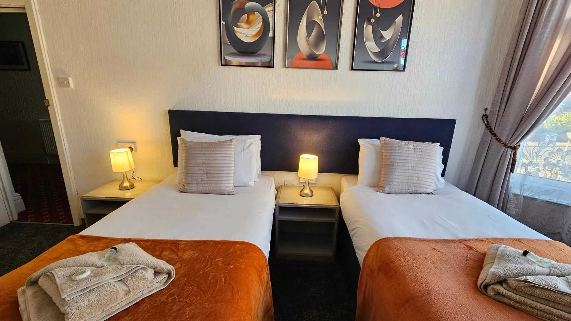 Collingwood Hotel Blackpool 4*,  United Kingdom